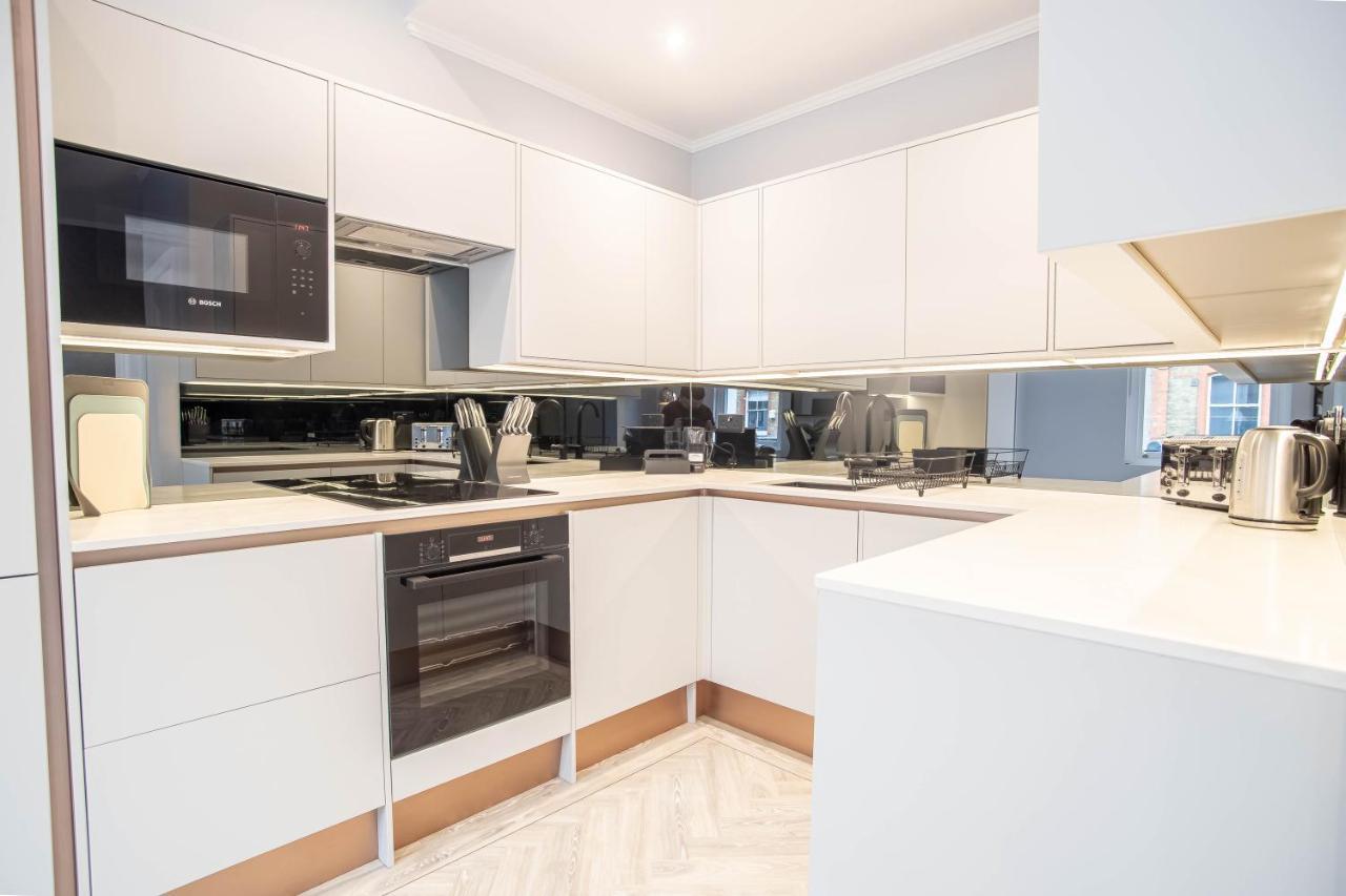 Modern & Chic One Bedroom Apartments In Fitzrovia By Sojo Stay London Exterior photo